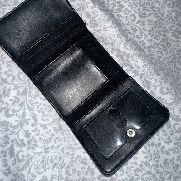 Nine West trifold wallet - Picture 4 of 4